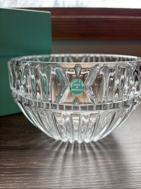 Tiffany & Co. Atlas Crystal Bowl with original Label intact